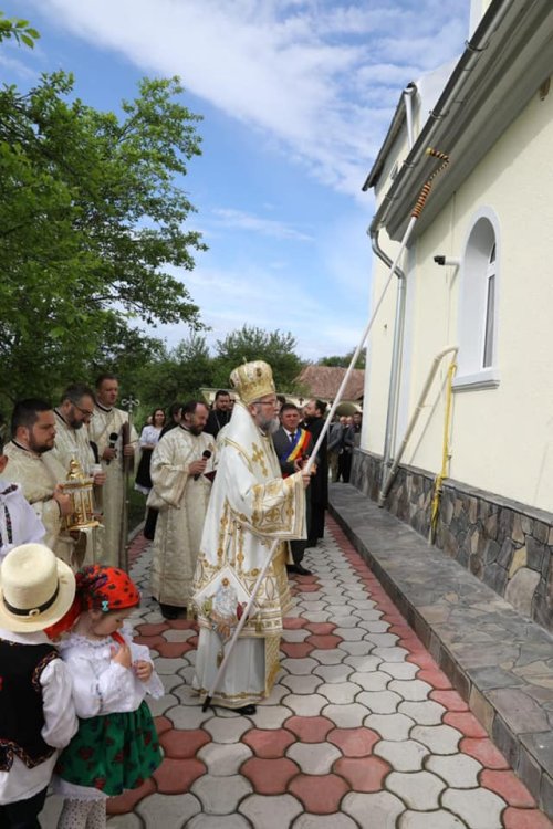 Sfinţirea bisericii din Mesteacăn, Maramureş Poza 172060