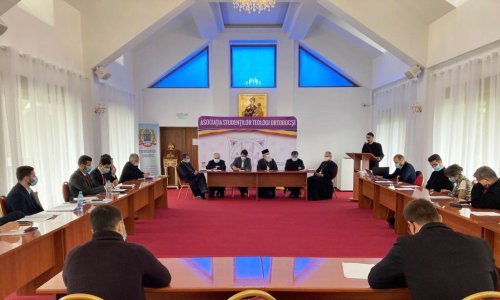 Conferință națională a teologilor doctoranzi la mănăstirea prahoveană Caraiman Poza 172788