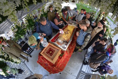 Arhiepiscopia Iaşilor sărbătorește 380 de ani de la aducerea la Iaşi a moaştelor Sfintei Cuvioase Parascheva  Poza 172880