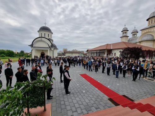Festivitate de absolvire la Seminarul Teologic Ortodox „Sfântul Simion Ștefan” din Alba Iulia Poza 172855