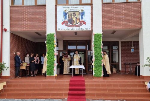 Festivitate de absolvire la Seminarul Teologic Ortodox „Sfântul Simion Ștefan” din Alba Iulia Poza 172856