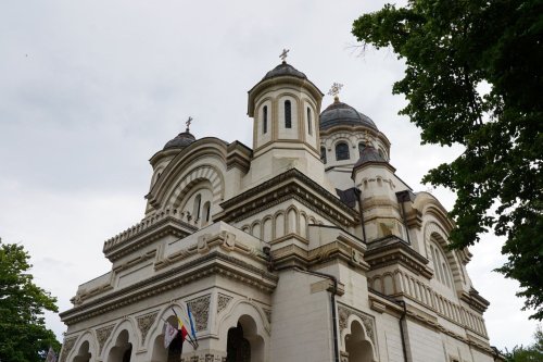 Slujire arhierească şi daruri pentru persoanele cu deficienţă de vedere în Arhiepiscopia Dunării de Jos Poza 173056