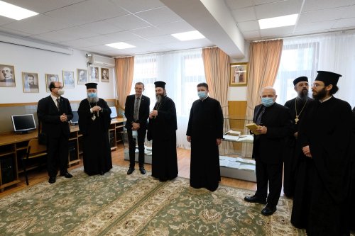Preşedintele Academiei Române a vizitat Mănăstirea Radu Vodă și seminarul  din vecinătate Poza 173202