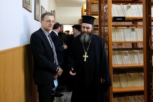 Preşedintele Academiei Române a vizitat Mănăstirea Radu Vodă și seminarul  din vecinătate Poza 173204