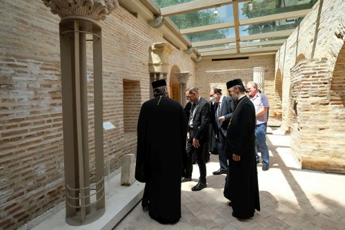 Preşedintele Academiei Române a vizitat Mănăstirea Radu Vodă și seminarul  din vecinătate Poza 173227