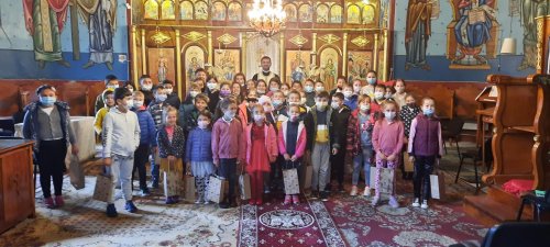 Eveniment dedicat copiilor într-o comunitate ilfoveană Poza 173259