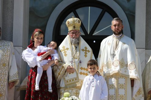 Nou preot paroh în Satu Nou de Sus, Maramureş Poza 173240