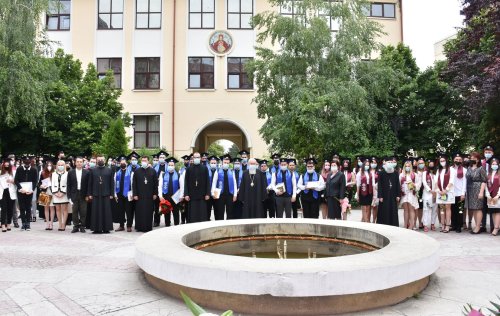 Festivitate de absolvire la Seminarul Teologic Ortodox din Cluj-Napoca Poza 173329