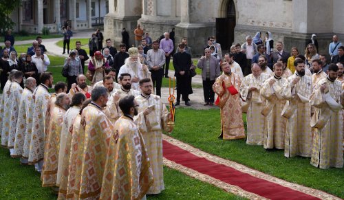 Praznicul Înălțării Domnului la Catedrala Arhiepiscopală din Suceava Poza 173551