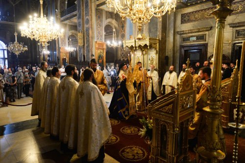 Slujbă de priveghere în cinstea Sfintei Cuvioase Parascheva la Catedrala Mitropolitană din Iași Poza 173745