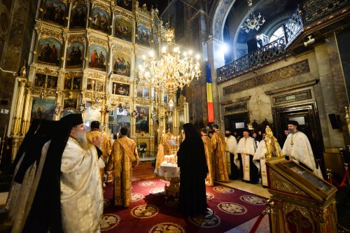 Slujbă de priveghere în cinstea Sfintei Cuvioase Parascheva la Catedrala Mitropolitană din Iași Poza 173749