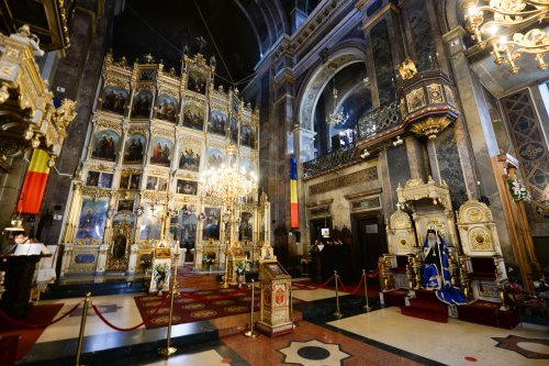 Slujbă de priveghere în cinstea Sfintei Cuvioase Parascheva la Catedrala Mitropolitană din Iași Poza 173761