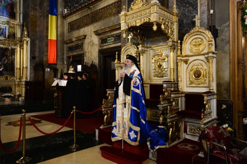 Slujbă de priveghere în cinstea Sfintei Cuvioase Parascheva la Catedrala Mitropolitană din Iași Poza 173767