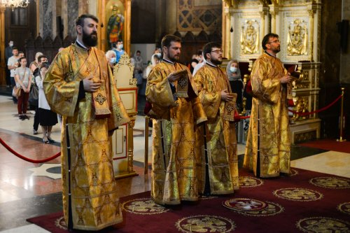 Slujbă de priveghere în cinstea Sfintei Cuvioase Parascheva la Catedrala Mitropolitană din Iași Poza 173776