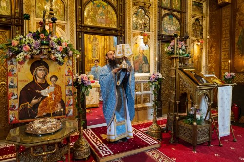 380 de ani de la aducerea la Iaşi a moaştelor Sfintei Cuvioase Parascheva Poza 173921