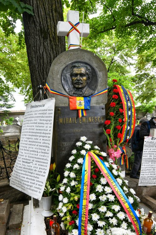 Poetul național Mihai Eminescu pomenit în Capitală Poza 174125
