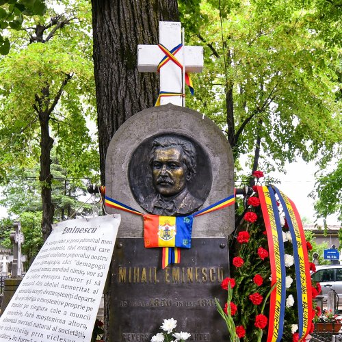 Poetul național Mihai Eminescu pomenit în Capitală Poza 174127