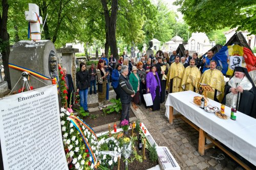 Poetul național Mihai Eminescu pomenit în Capitală Poza 174132
