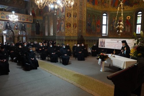 Conferinţă semestrială cu preoţii din protopopiatele Tecuci şi Nicoreşti Poza 174315