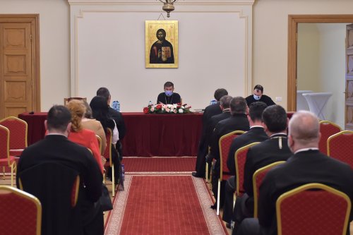Consilierii juridici ai eparhiilor din ţară s-au întâlnit în Capitală Poza 174349