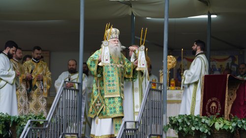 Sărbătoarea Pogorârii Sfântului Duh la Catedrala Arhiepiscopală din Suceava