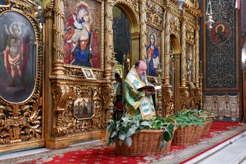 Sărbătoarea Pogorârii Sfântului Duh la Catedrala Patriarhală Poza 174545