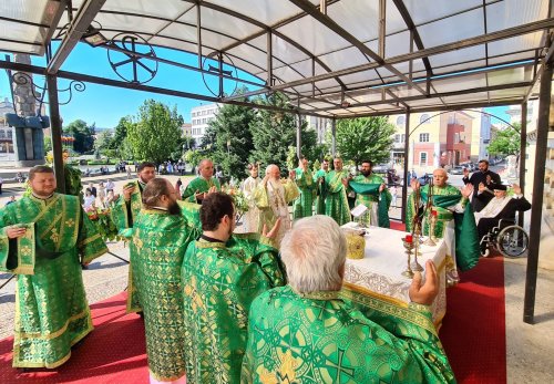 Pogorârea Sfântului Duh, prăznuită la Catedrala Mitropolitană din Cluj-Napoca Poza 174653