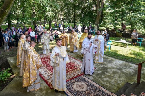 Sărbătorirea Sfântului Grigorie Dascălul la Mănăstirea Căldărușani Poza 174705