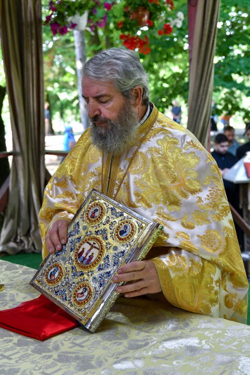 Sărbătorirea Sfântului Grigorie Dascălul la Mănăstirea Căldărușani Poza 174706