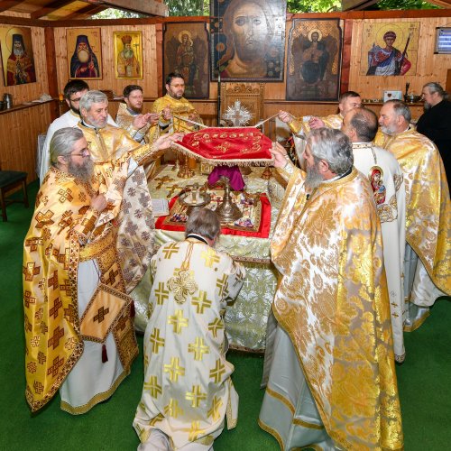 Sărbătorirea Sfântului Grigorie Dascălul la Mănăstirea Căldărușani Poza 174721