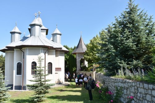 Praznic la Mănăstirea „Sfânta Treime” de la Soporu de Câmpie, judeţul Cluj Poza 174761