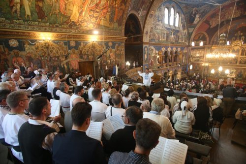 Trei arhierei au liturghisit la hramul Catedralei Mitropolitane din Sibiu Poza 174752