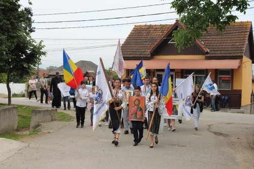 Întâlnirea Tinerilor Ortodocși din Oltenia în comuna gorjeană Turburea  Poza 175049