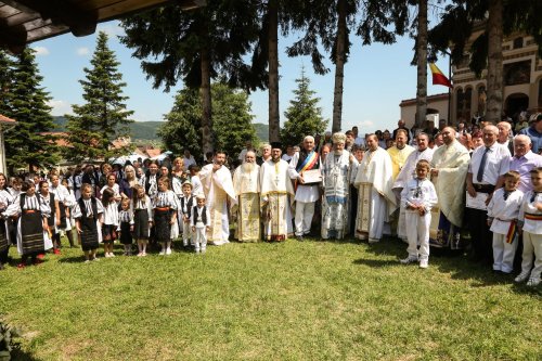 Binecuvântare peste comunitatea din Turnu Roșu, județul Sibiu Poza 175301