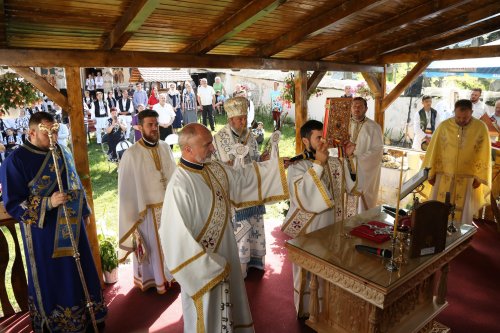 Binecuvântare peste comunitatea din Turnu Roșu, județul Sibiu Poza 175302