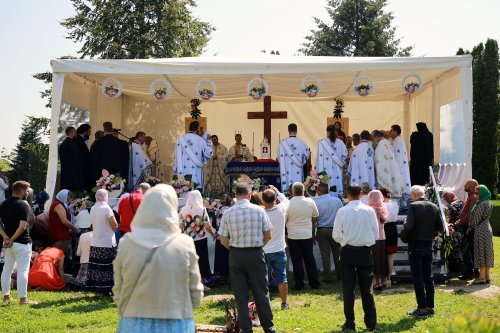 Mănăstirea Cetățuia și-a sărbătorit ocrotitorii Poza 175424