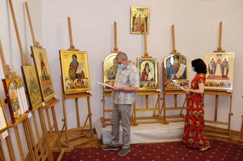 Evaluarea lucrărilor din concursul „Icoana ortodoxă - lumina credinţei” Poza 175538