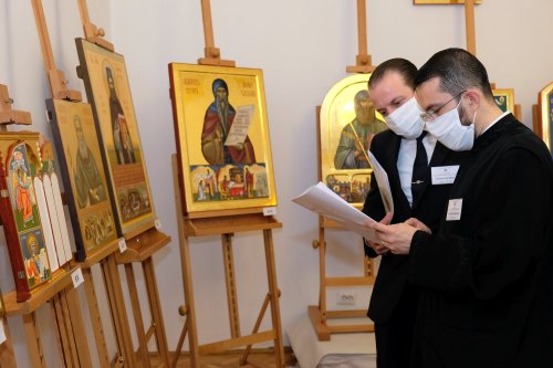 Evaluarea lucrărilor din concursul „Icoana ortodoxă - lumina credinţei” Poza 175542