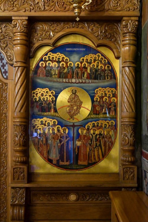 Sfinţii români, cinstiţi la mănăstirea lor din Capitală Poza 175924
