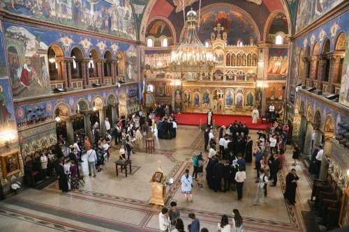Absolvenţii Facultăţii de Teologie Ortodoxă din Sibiu au depus jurământul Poza 176001