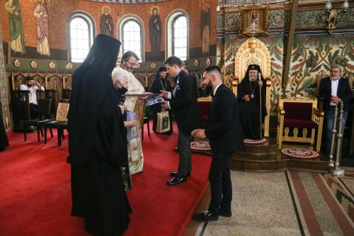 Absolvenţii Facultăţii de Teologie Ortodoxă din Sibiu au depus jurământul Poza 176005