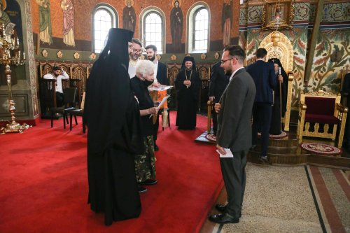 Absolvenţii Facultăţii de Teologie Ortodoxă din Sibiu au depus jurământul Poza 176006