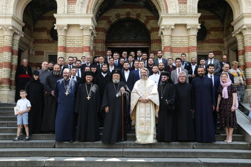 Absolvenţii Facultăţii de Teologie Ortodoxă din Sibiu au depus jurământul Poza 176007