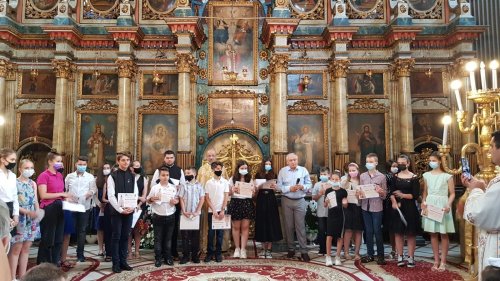 Biserica cu Lună  a premiat elevi ai Liceului Ortodox din Oradea Poza 176462