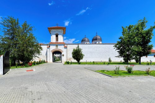 Istoria tumultuoasă a Mănăstirii Comana Poza 176526