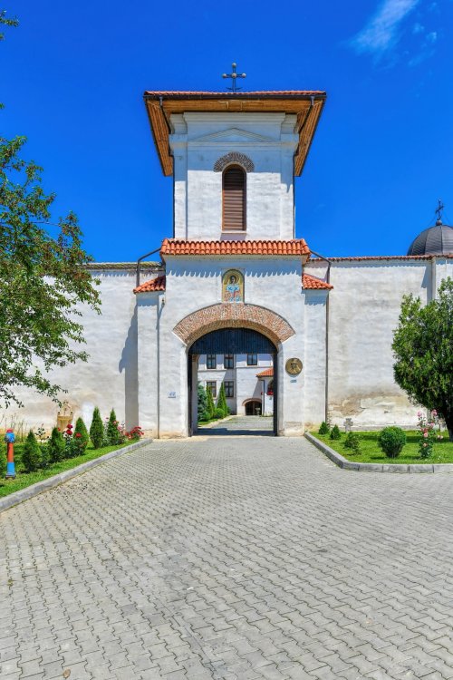 Istoria tumultuoasă a Mănăstirii Comana Poza 176527