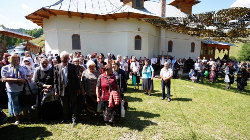Slujire arhierească  la mănăstirea de la Măgura-Jina Poza 176936