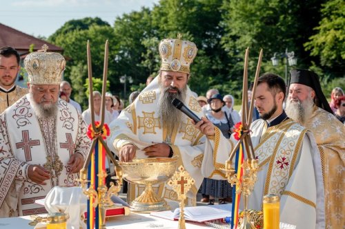 Târnosirea noului lăcaș al Mănăstirii „Hristos Pantocrator” din Alba Iulia Poza 177430