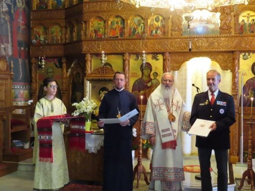 Slujiri şi binecuvântări arhiereşti în comunităţi româneşti din străinătate Poza 177697