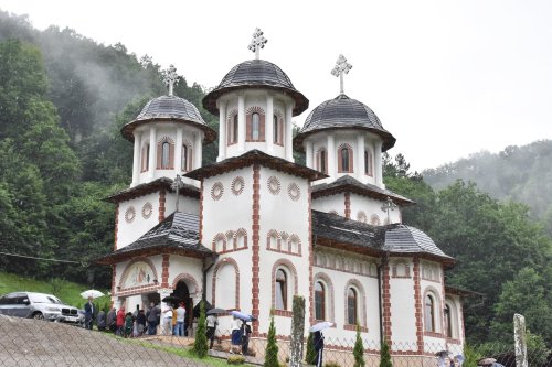Hramul Mănăstirii Băișoara, judeţul Cluj Poza 177791